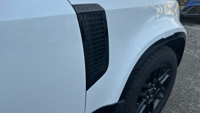 Land Rover Defender 3.0 D250 X-Dynamic SE 90 3dr Auto Diesel Estate